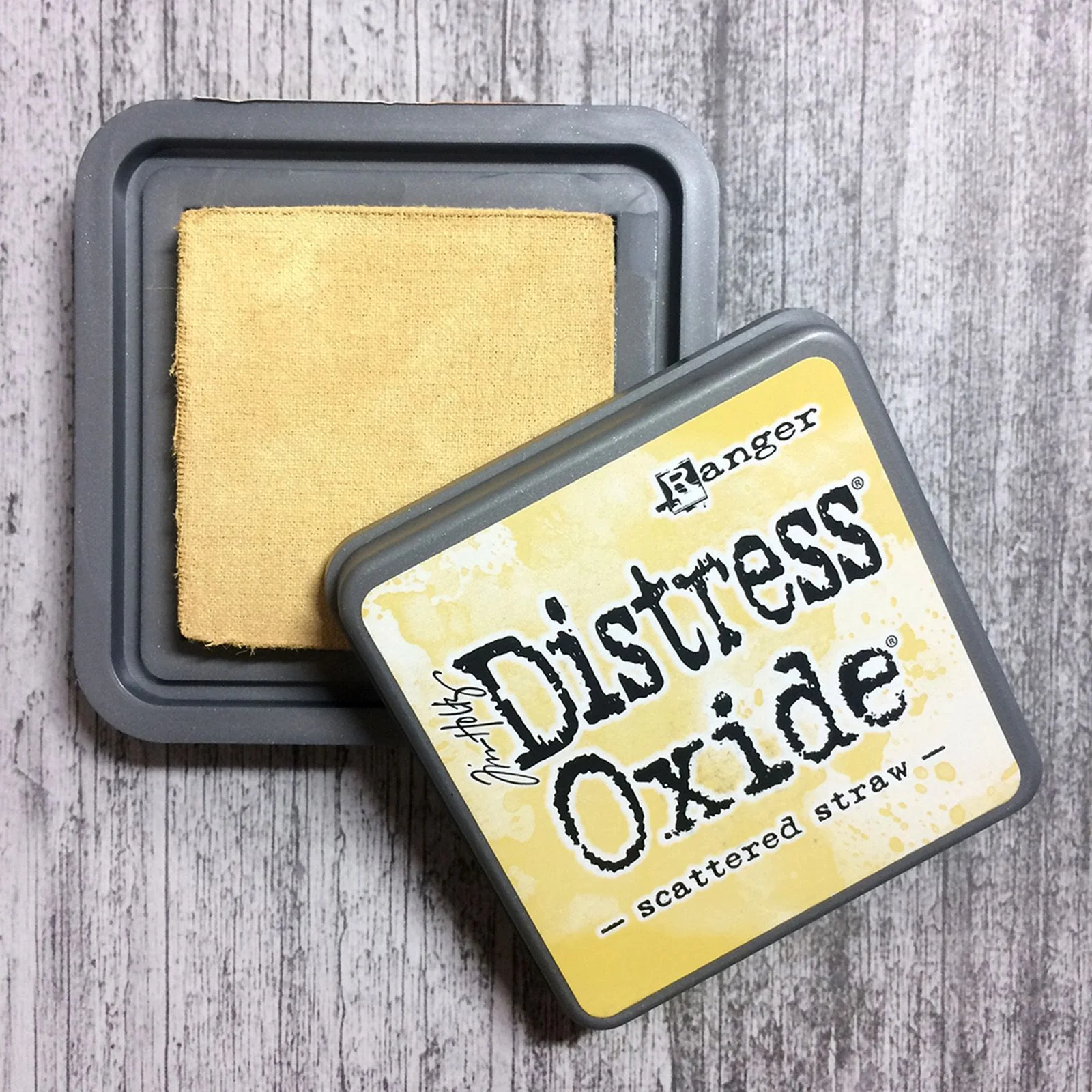 Ranger ink ranger • tim holtz distress oxide ink pad scattered straw - Image 2